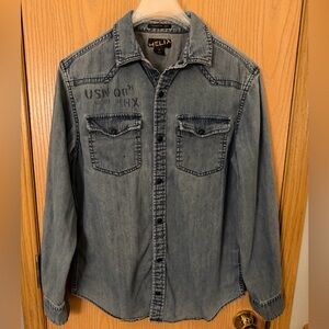 HELIX Gently Used Vintage Style Athletic Fit Denim Button-Up Men’s Size Small
